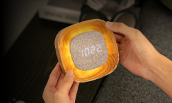 Budík Lumos, více variant - Gingko Varianta: čtverec, jasan