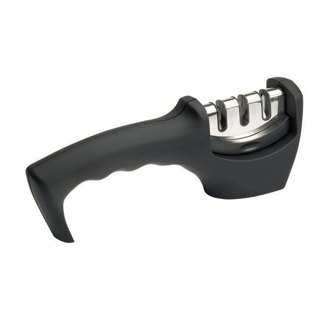 Justinus BROUSEK NA NOŽE