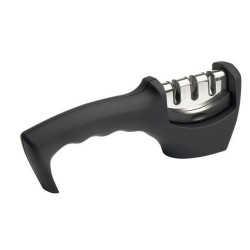 Justinus BROUSEK NA NOŽE