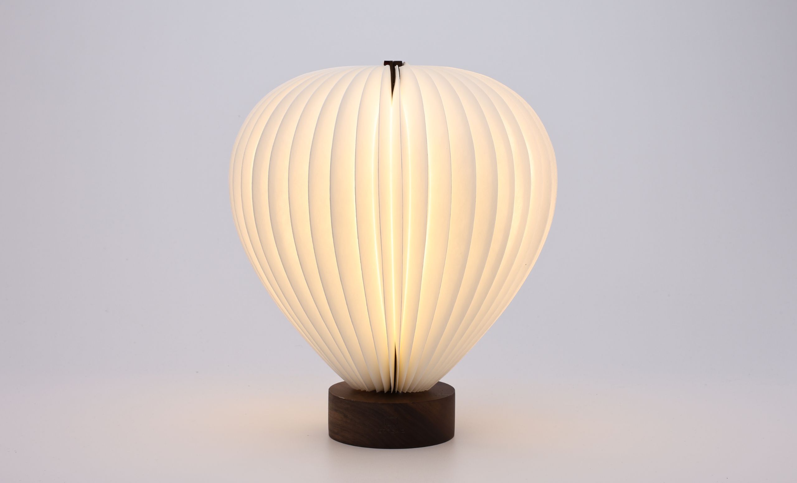 Lampička Aeris, více variant - Gingko Varianta: ořech