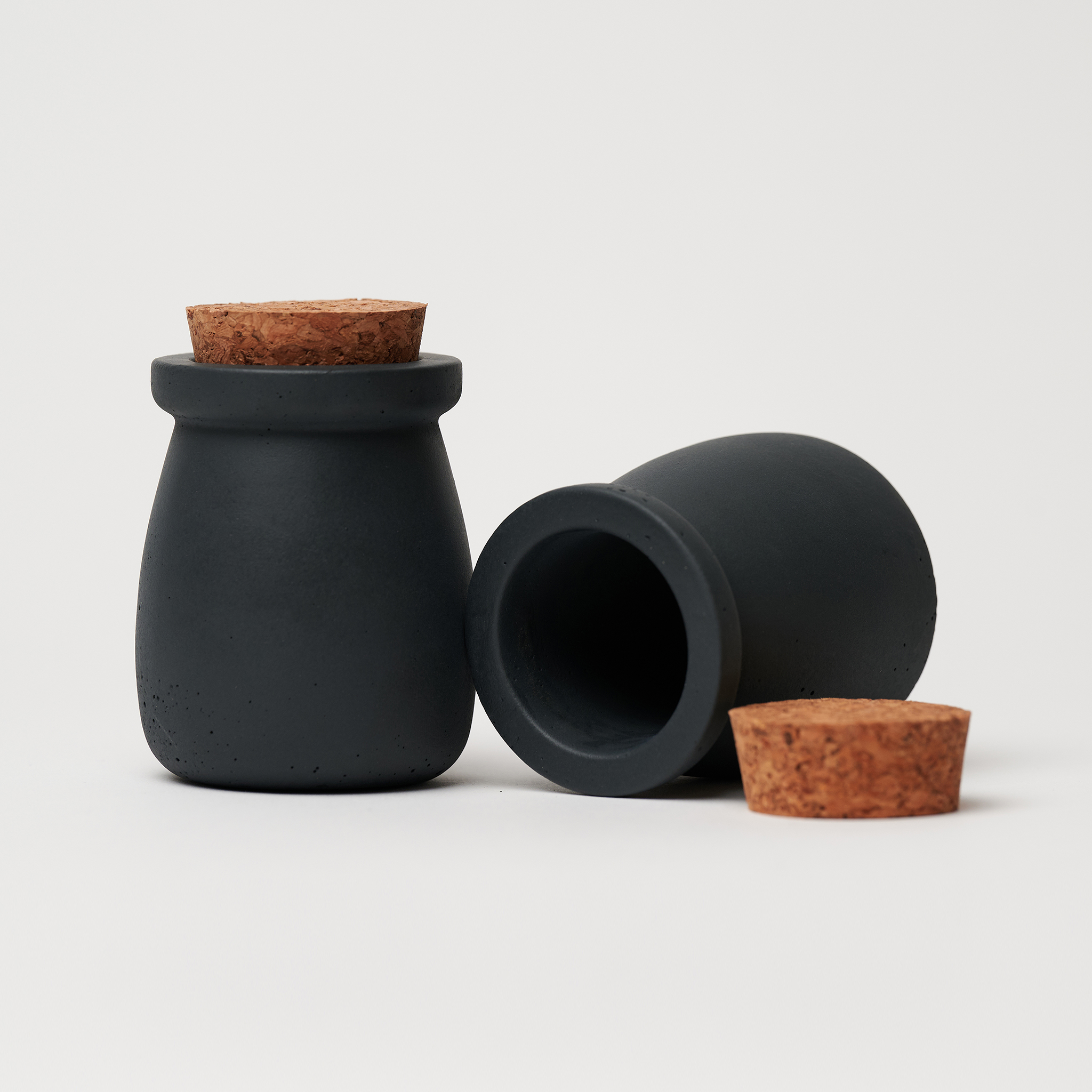 ODLITO Betonová dóza – Nefertiti – grafit (černá) – 8 cm – 6ks