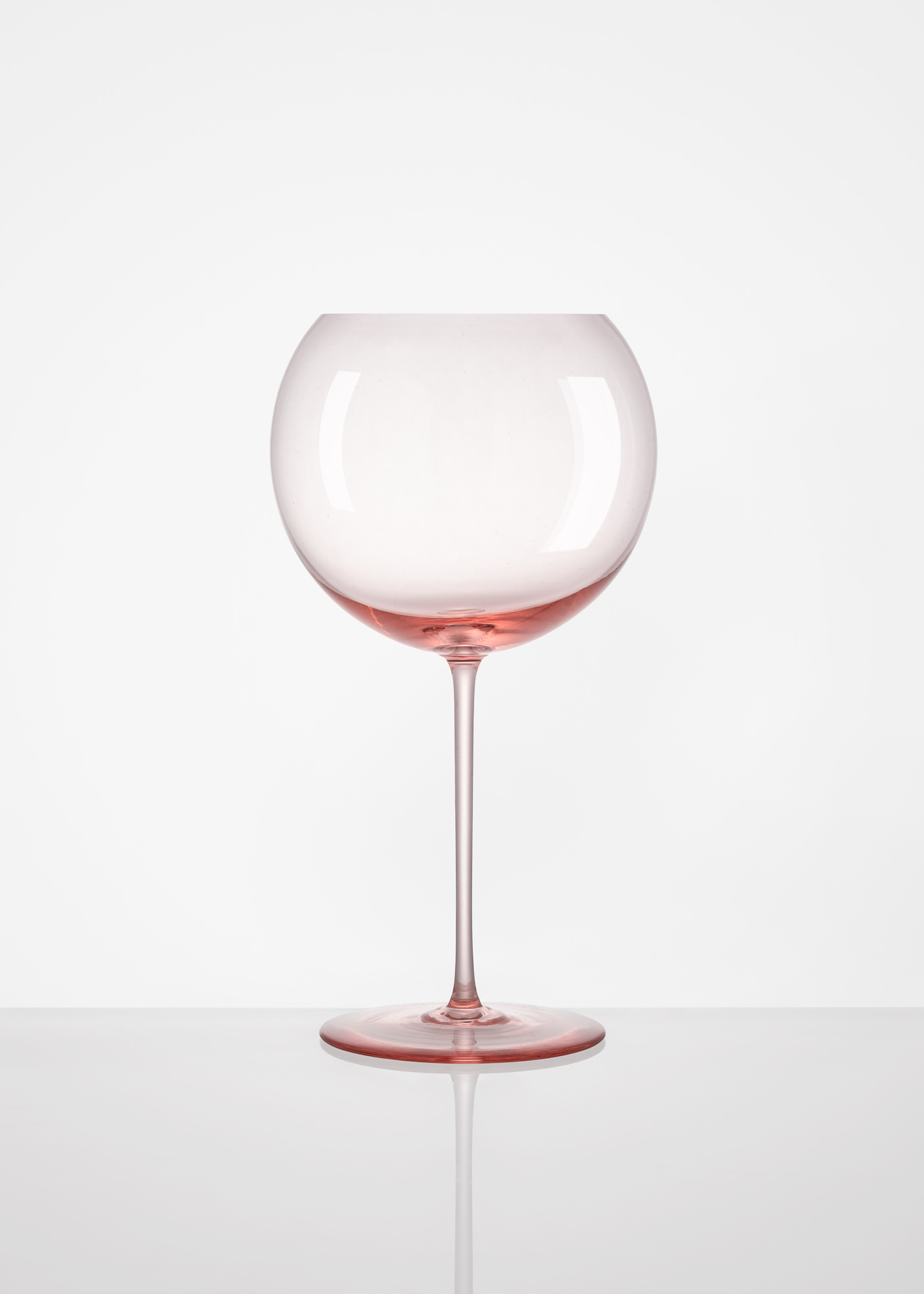 Sklenice na víno růžová - Lukáš Houdek